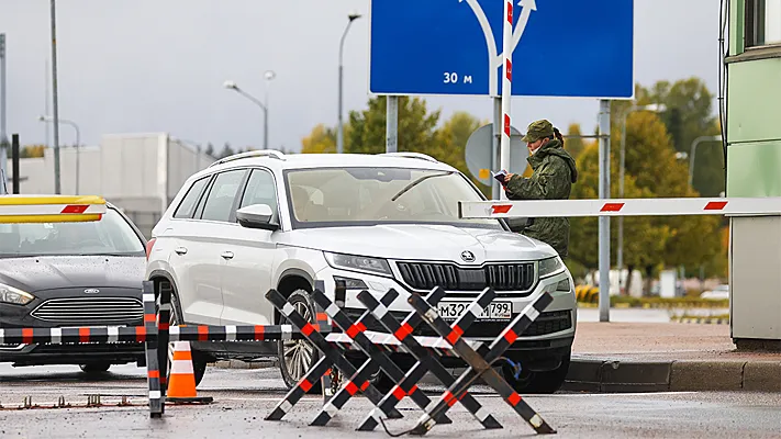 Rusiya qeydiyyatlı avtomobillərin bu ölkəyə girişi qadağan edildi