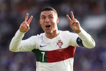 Ronaldo futbol tarixinə DÜŞDÜ