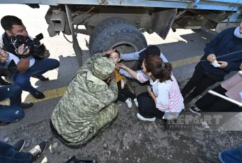 DSX əməkdaşları erməni uşağa belə yardım etdi - FOTO