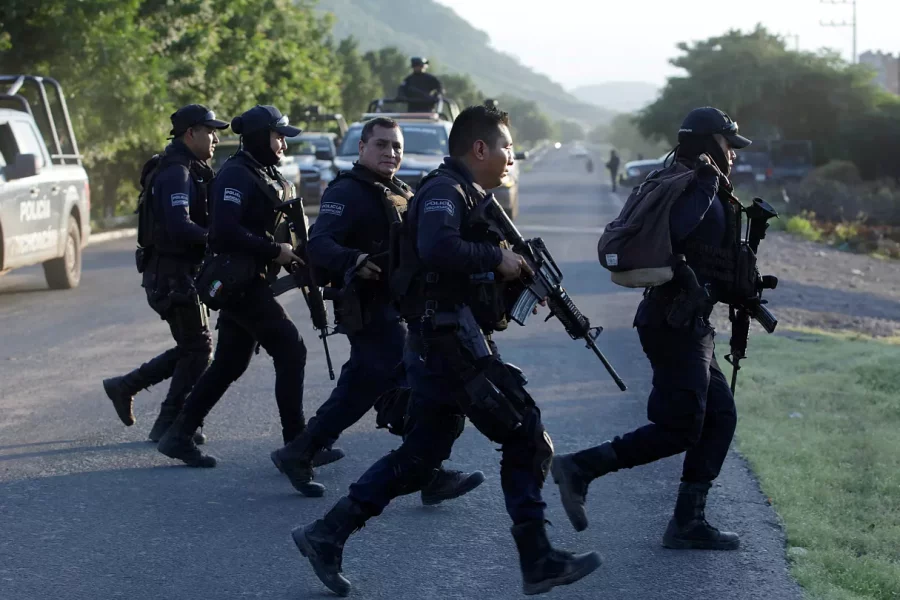 Silahlı hücumda 11 polis ÖLDÜ