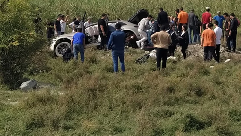 Yevlaxda aşan "Porsche"dəki xanımların kimliyi məlum oldu 