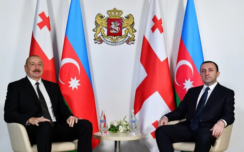 Prezident İlham Əliyevin İrakli Qaribaşvili ilə təkbətək görüşü olub 