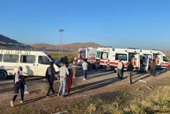 Türkiyədə dəhşətli qəza - Avtobus tankerlə toqquşdu