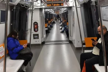 Bakı metrosunda çəkilən görüntü rekord qırır - VİDEO