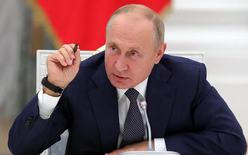 "Onlar hələ də separatçılara təslim olmağın bədələni ödəyir" - Putin