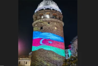 İstanbuldakı Qalata qülləsində Azərbaycan bayrağı - VİDEO