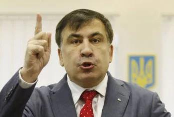 "Rusların Gürcüstana axınını dayandırmalıyıq" - Saakaşvili