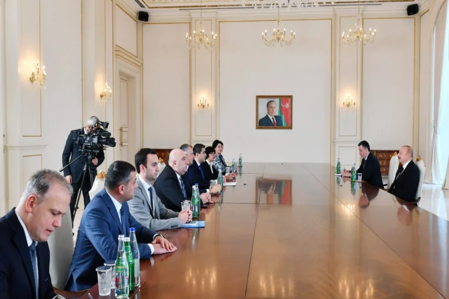 Prezident Gürcüstan parlamentinin sədrini qəbul etdi 