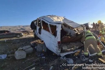 Ermənistanda ağır qəza: 15 nəfər yaralandı
