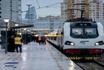 Güclü külək dəmir yolunun elektrik təchizatında fasiləyə səbəb olub 