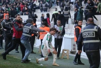 Türkiyə futbolunda daha bir insident yaşandı - VİDEO