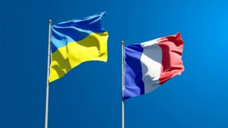 Fransa Ukraynaya 12 "Sezar" özüyeriyən artilleriya qurğusu göndərir 