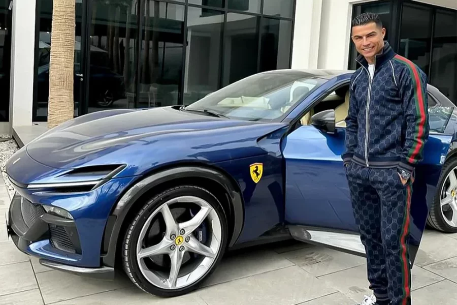 Ronaldo 466 min avroluq avtomobil alıb 