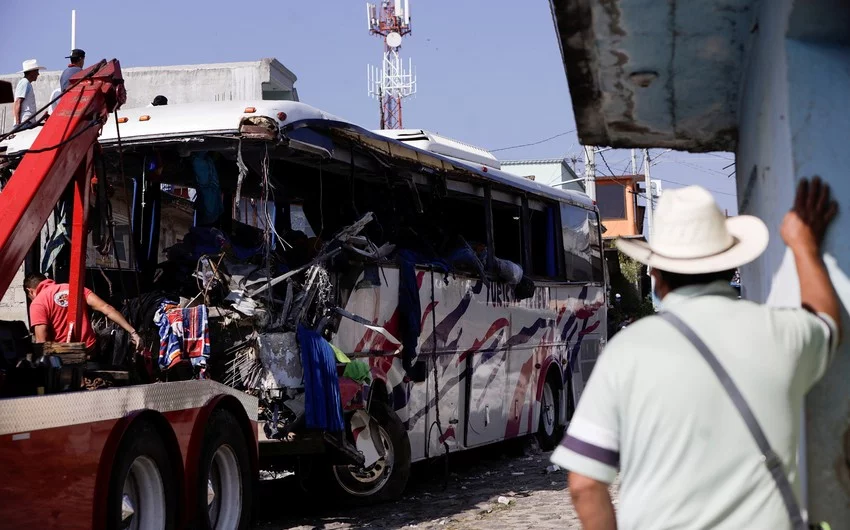 Meksikada yol qəzasında 19 nəfər ölüb 