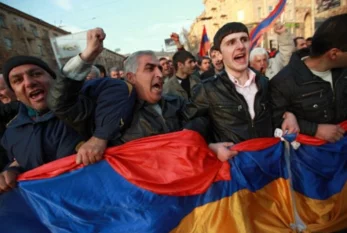 Ermənistanda katolikosun istefası tələbi ilə aksiya keçiriləcək 