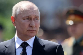 Putin boksçu ona Rusiya vətəndaşlığı verdi - FOTO