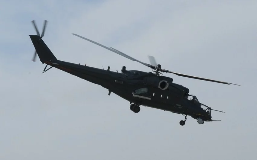 Hərbi helikopter qəzaya uğradı: iki nəfər öldü 