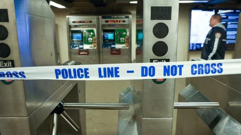 Metroda silahlı atışma: 1 ölü, 6 yaralı 