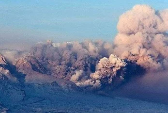 Ebeko vulkanı yenidən PÜSKÜRDÜ