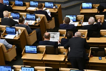 Rusiyada deputat geyiminə görə danlandı 