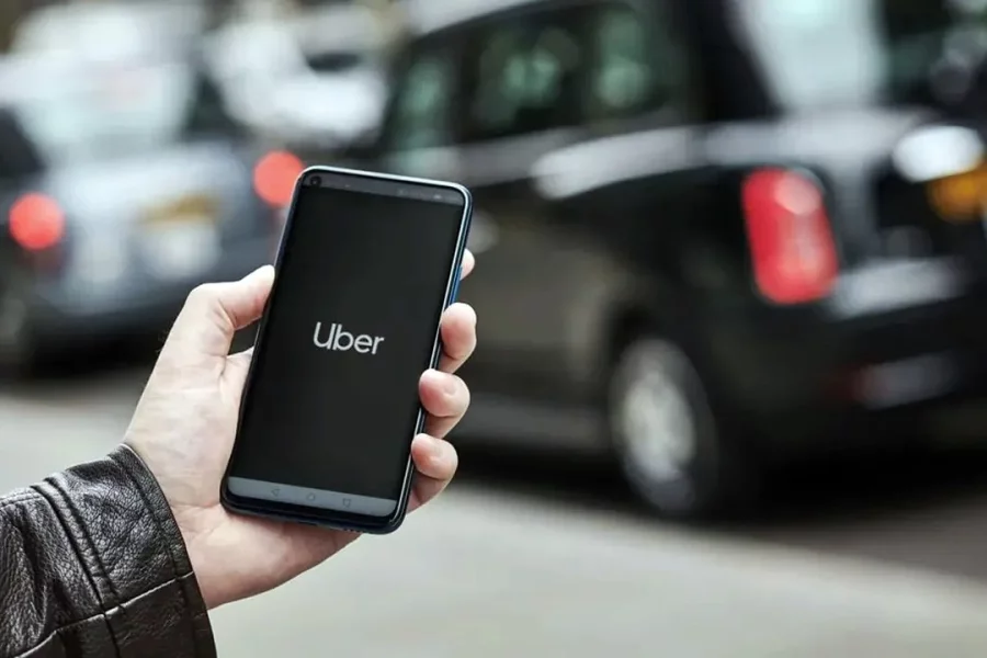 Uber sürücüləri üsyan edir 