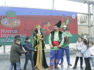 Bakı metrosunda Novruz şənliyi keçirilib 