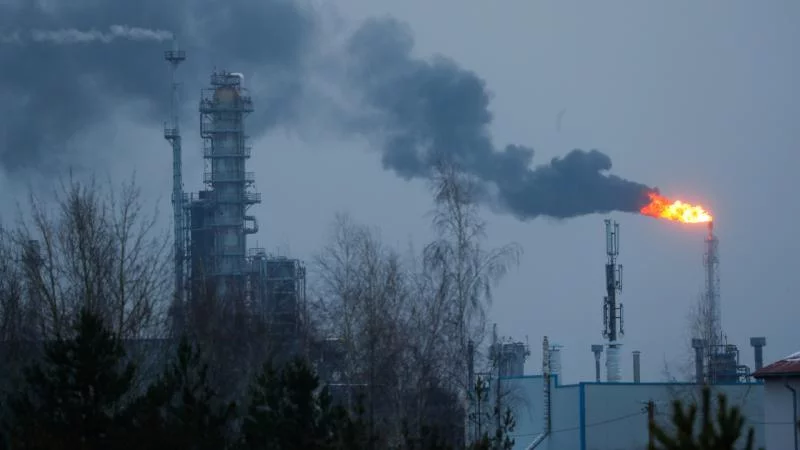 Rusiyada neft emalı zavodunda istehsal dayandırıldı 