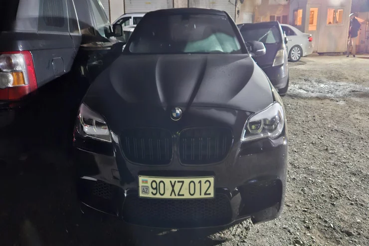 Bakıda BMW ilə "avtoş"luq edən xanım sürücü tutuldu 