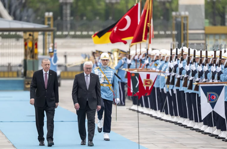 Almaniya prezidenti Ştaynmayer Ankaradadır