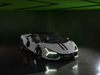 Lamborghini eksklüziv superkar təqdim etdi 