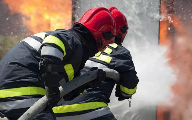 Bakıda köşk yandı, ölən var 