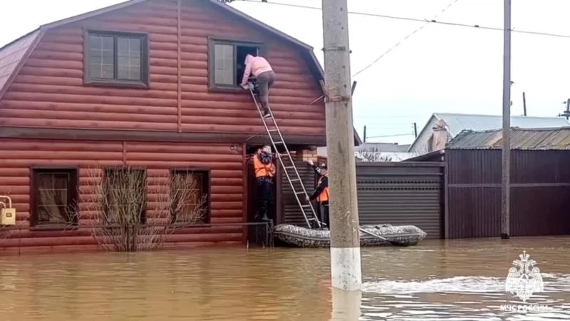 Rusiyada 10 mindən çox evi su basdı 