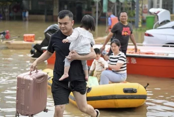 Çini sel vurdu: 60 min insan təxliyə edildi