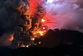 İndoneziyada vulkan püskürməsi - VİDEO