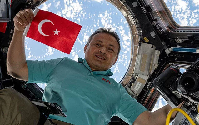 Türkiyənin ilk astronavtı qəzaya düşdü - FOTO