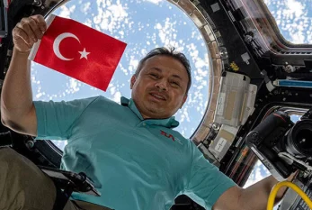 Türkiyənin ilk astronavtı qəzaya düşdü - FOTO