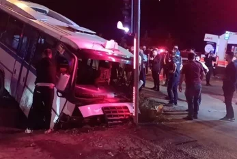 Avtomobillə avtobus toqquşdu: Yaralılar var