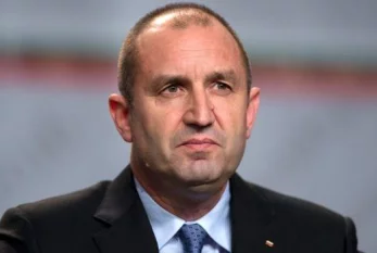 Rumen Radev Bakıda şəhidlərin xatirəsini anıb 