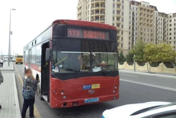 Qadının avtobusdan yıxılaraq öldüyü hadisənin - Təfərrüatı