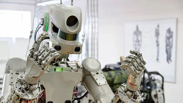 Yapon alimlər robotlara insan dərisi “geyindirir”