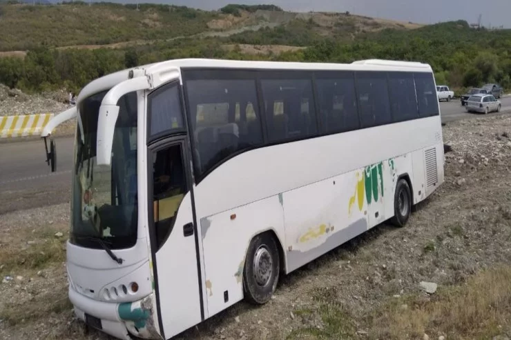 Azərbaycanda turistləri daşıyan avtobus aşdı, ölənlər var - YENİLƏNDİ
