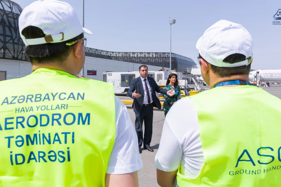 Bakı aeroportunda ilk FOD toplanma kampaniyası keçirilib 