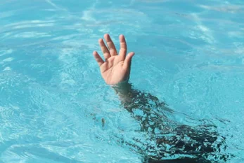 3 yaşlı uşaq hovuzda boğuldu 