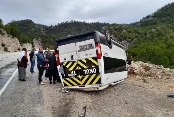 Şagirdləri daşıyan avtobus aşdı: 6 ölü