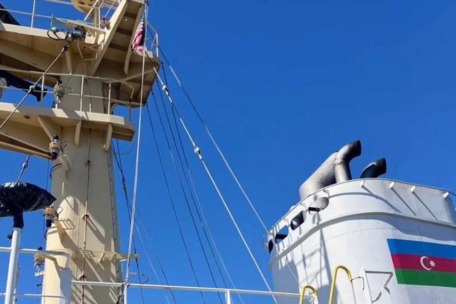 Azərbaycan TARİXİNDƏ İLK: Üçrəngli bayrağımız altında üzən gəmi ABŞ limanında 