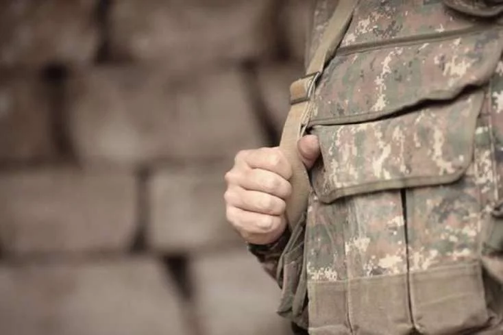 Ermənistanda hərbi hissəyə hücum edildi 