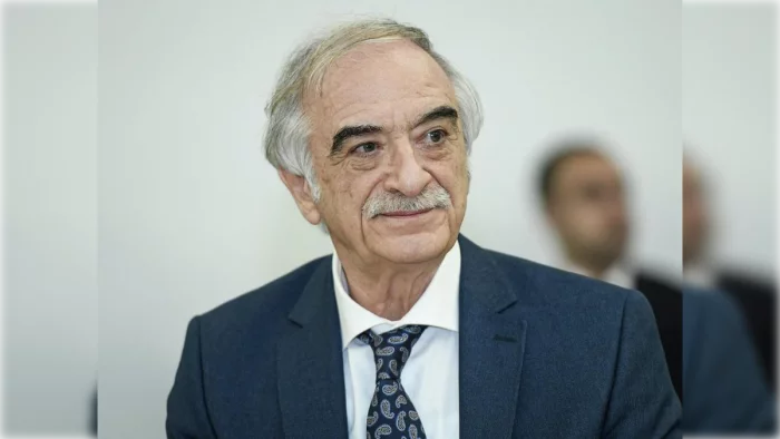 Polad Bülbüloğlu deputatlığa namizədliyini verdi 