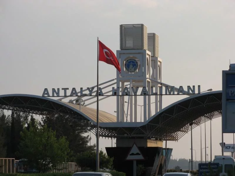 Antalya hava limanı yeni rekorda imza atdı 
