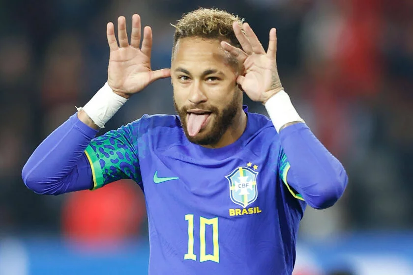 Neymar məşhur blogerin sevgilisinə tamah saldı 