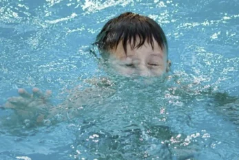 Şərurda 7 yaşlı uşaq hovuzda boğuldu 
